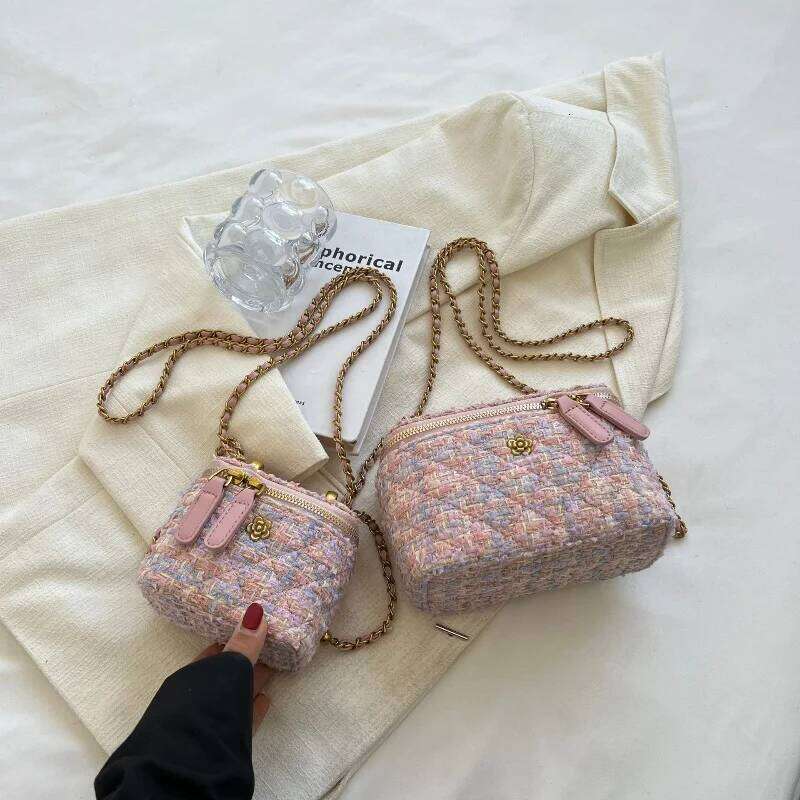 Women Shoulder Bags Popular Fashion Niche Crossbody Wool Chain Small Square Bag Fashionable Purses and Handbags XJ260131