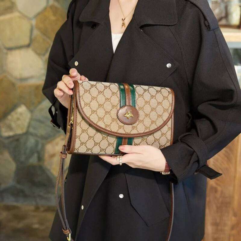 European and American vintage women's casual versatile crossbody bag, retro fashion shoulder bag