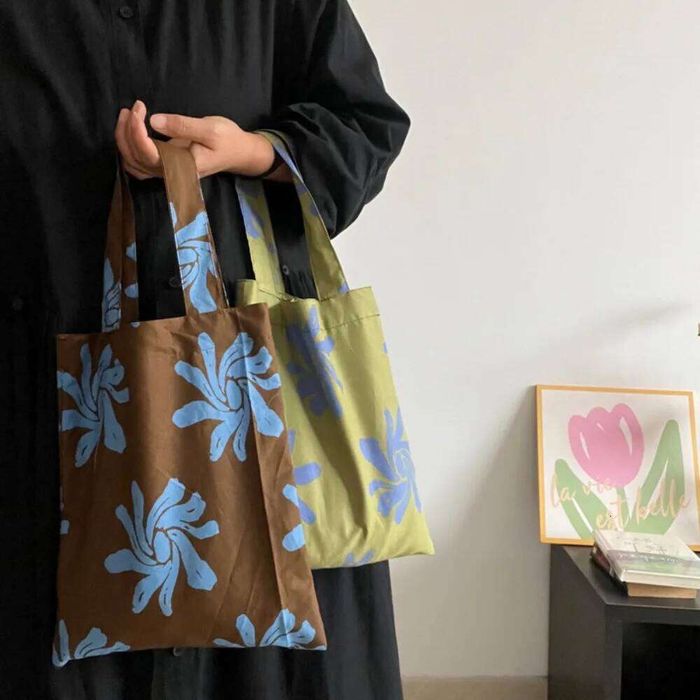 Korean Sle Print Canvas Tote Bag Strolls and Small Object Carrng Bags for Women Autumn Winter Lazy Floral Handbag Trendy