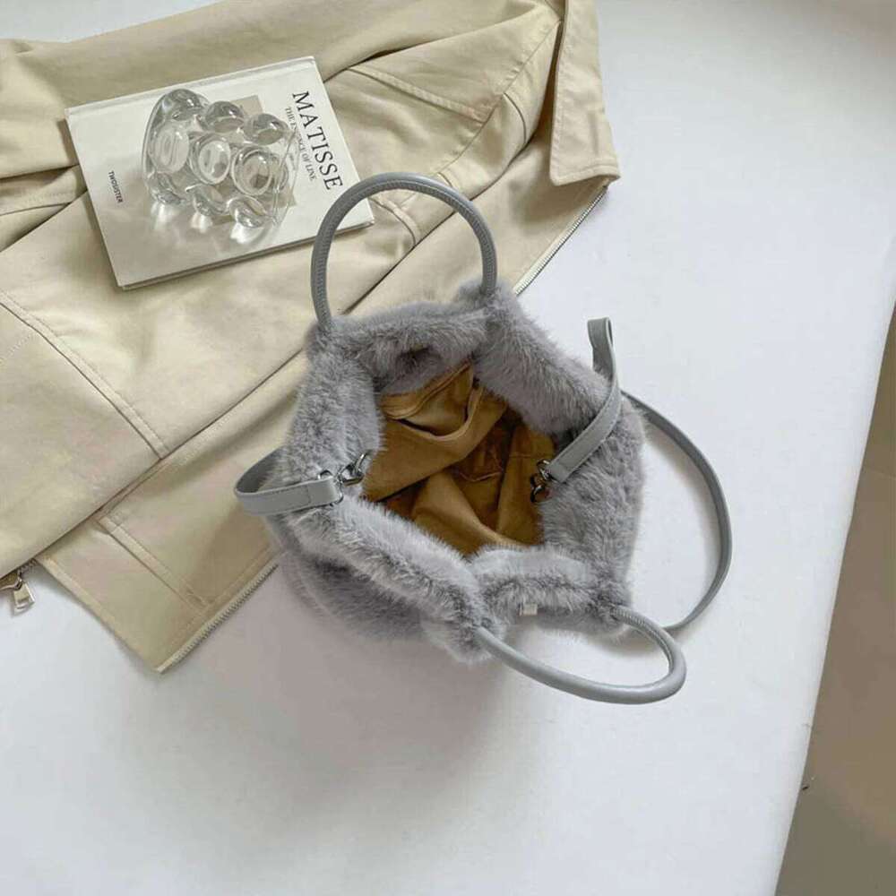 Fashion Shoulder Bag Plush Texture High Gloss Finish Large Capacity Soft Material Magnetic Snap Adjustable Strap Daily Commute XJ260131