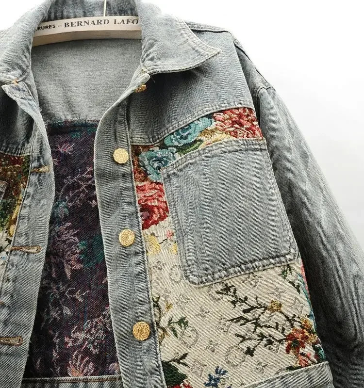 Fashion temperament denim jacket womens autumn and winter short Joker print splicing long sleeve lapel 260120