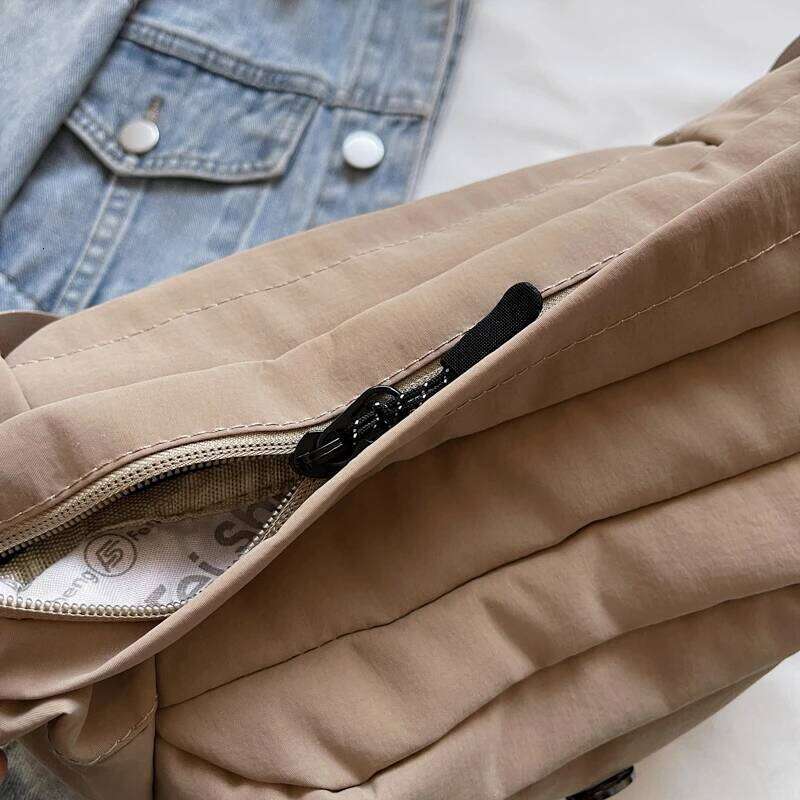 High-end feeling crossbody mini casual ultra-light saddle shoulder dumpling bag, chest bag