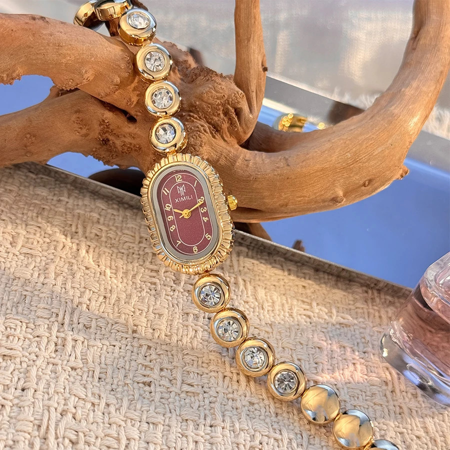 Arrival Elegant Oval Shape Compact Gold Watch for Women Vintage Elegance Diamond Embedded Bracelet Quartz Wristwatch 260126