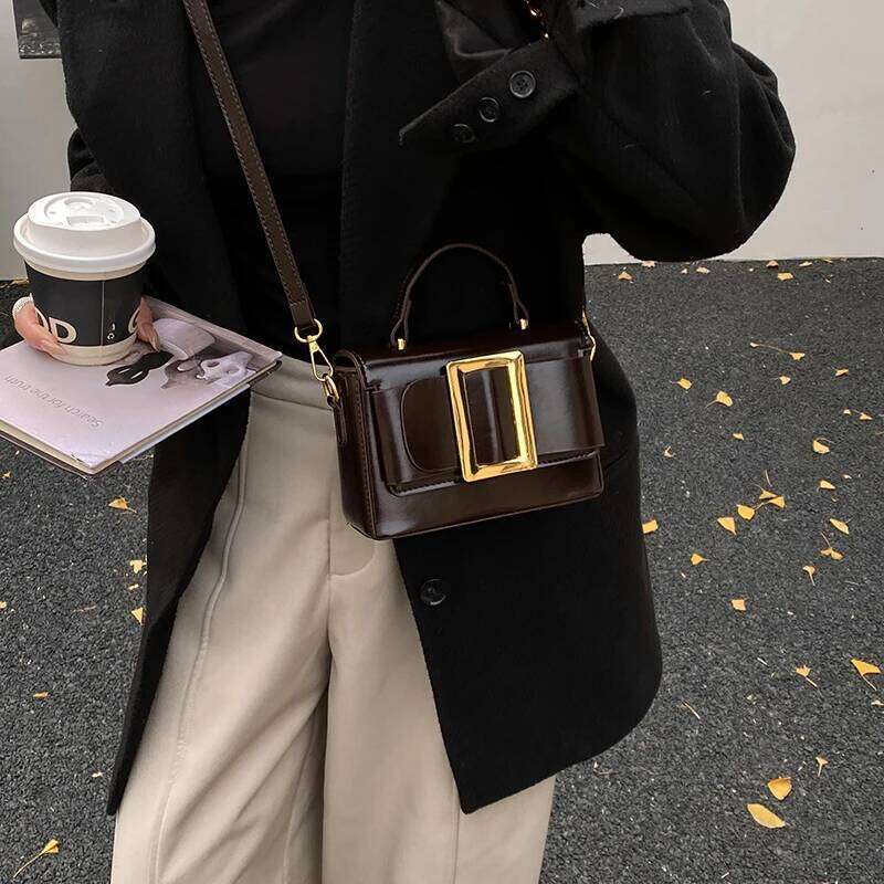 Ins Super Popular Hong Kong Style Textured for Women 2026 New Trendy Simple Handbag Retro Shoulder Crossbody Bag 9001CJ XJ260131