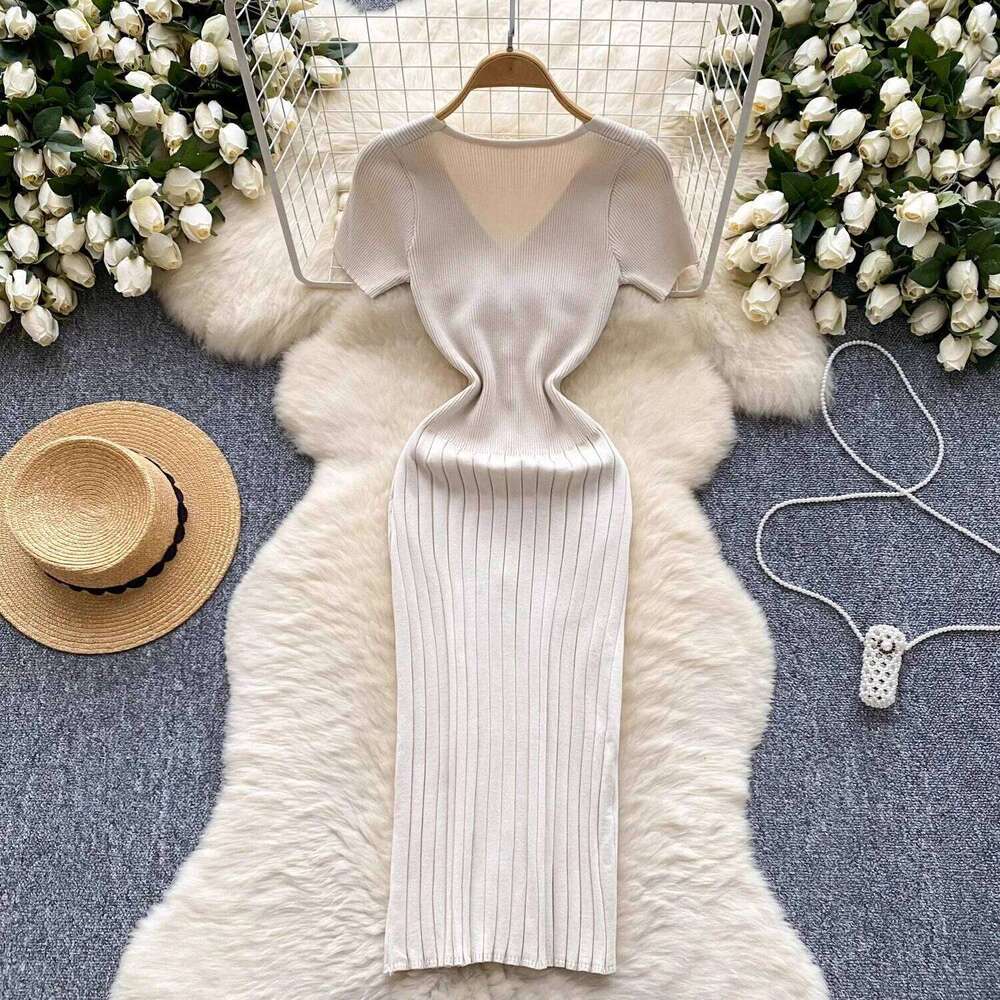Yuoouoo Chic Fashion Sexy Package Hips Large Stretch Knitted Dress 2024 New Elegant V-neck Buttons Office Lady Bodycon Dresses XJ260131