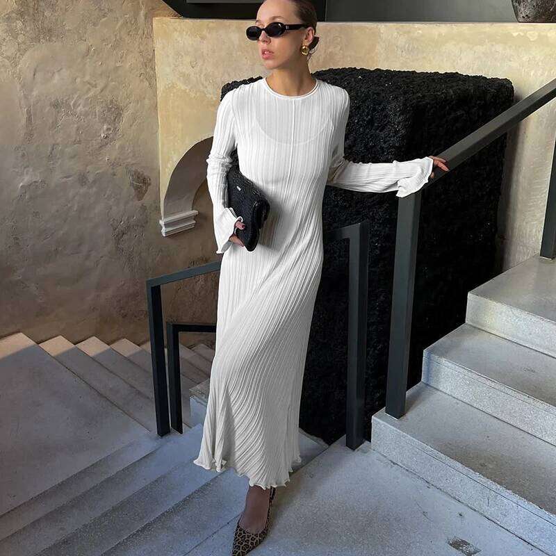 Fashion Knitted Long Female Casual Retro High Waist Rib Sweater Bodycon Dress Lady Holiday Party Outfits 2025 New XJ260131