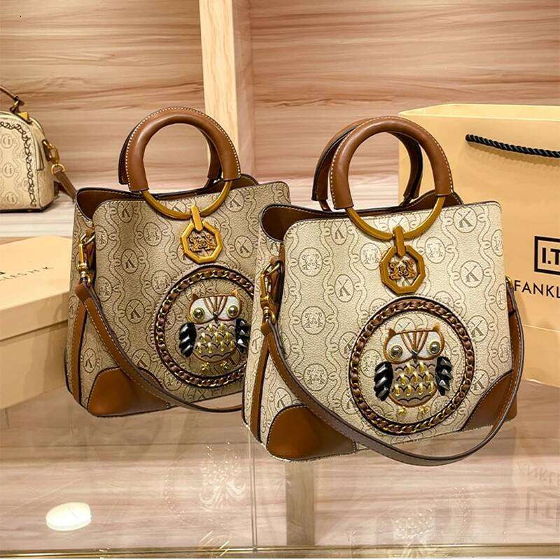 Light luxury brand women's handbag 2025 new autumn and winter high-end designer single shoulder crossbody fashion bucket bag