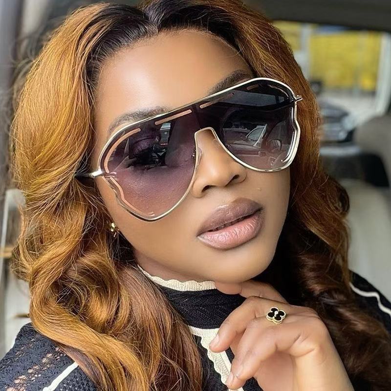 New Y2K Chic European And American Style One-Piece Large Frame Toad-Shaped Sunglasses Personality Outdoor Hollow Y2k Lenses