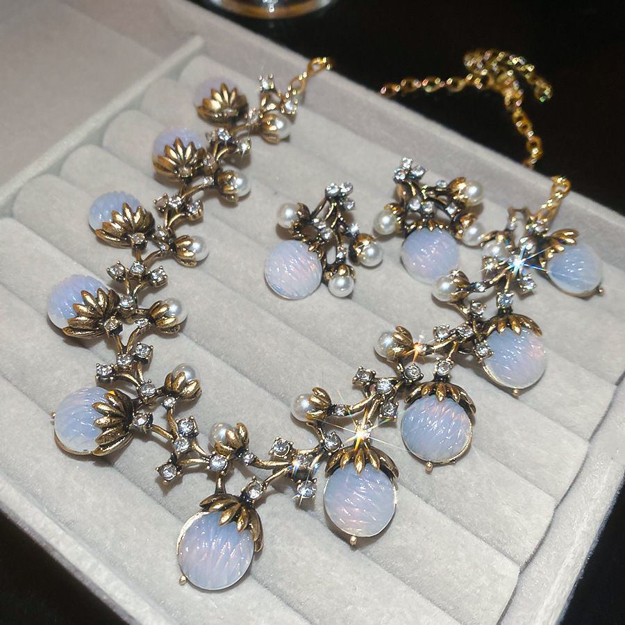 Inlaid Diamond Flower Pearl Earrings Necklace Vintage Elegant Niche Temperament Jewelry Set Light Luxury High-end Feel Accessories for Women - view 8