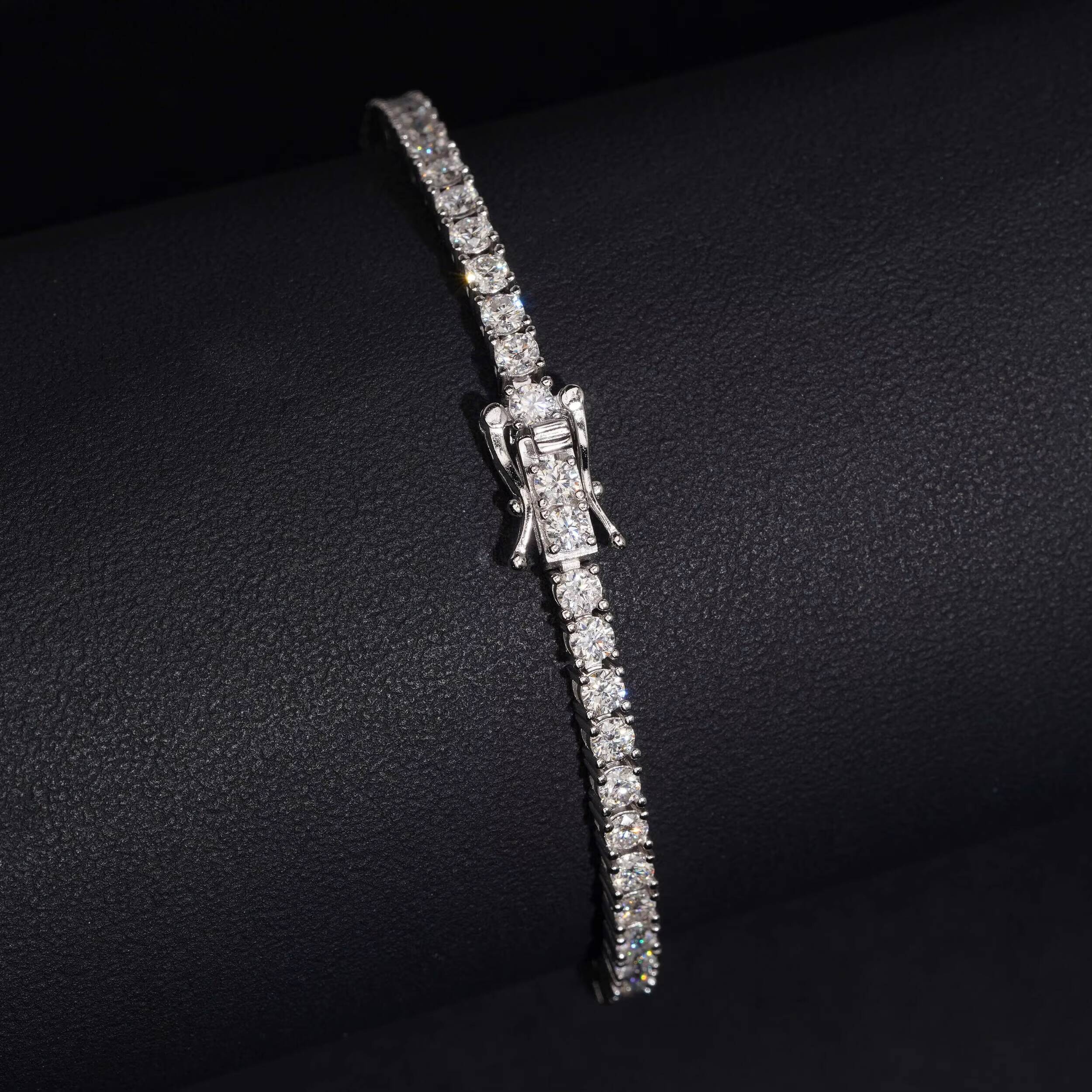 IGI Certificated Unisex Iced Out Solid Silver VVS Lab Diamond Tennis Bracelet 3MM 10 Pointer
