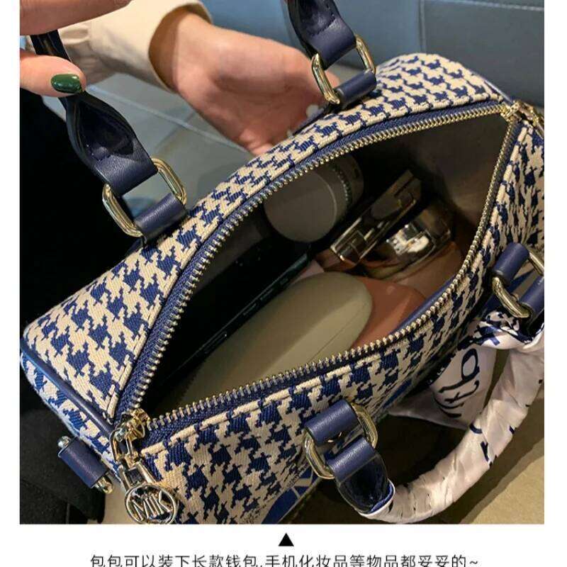 Women's large canvas handbag fashionable simple pillow Large capacity crossbody bag