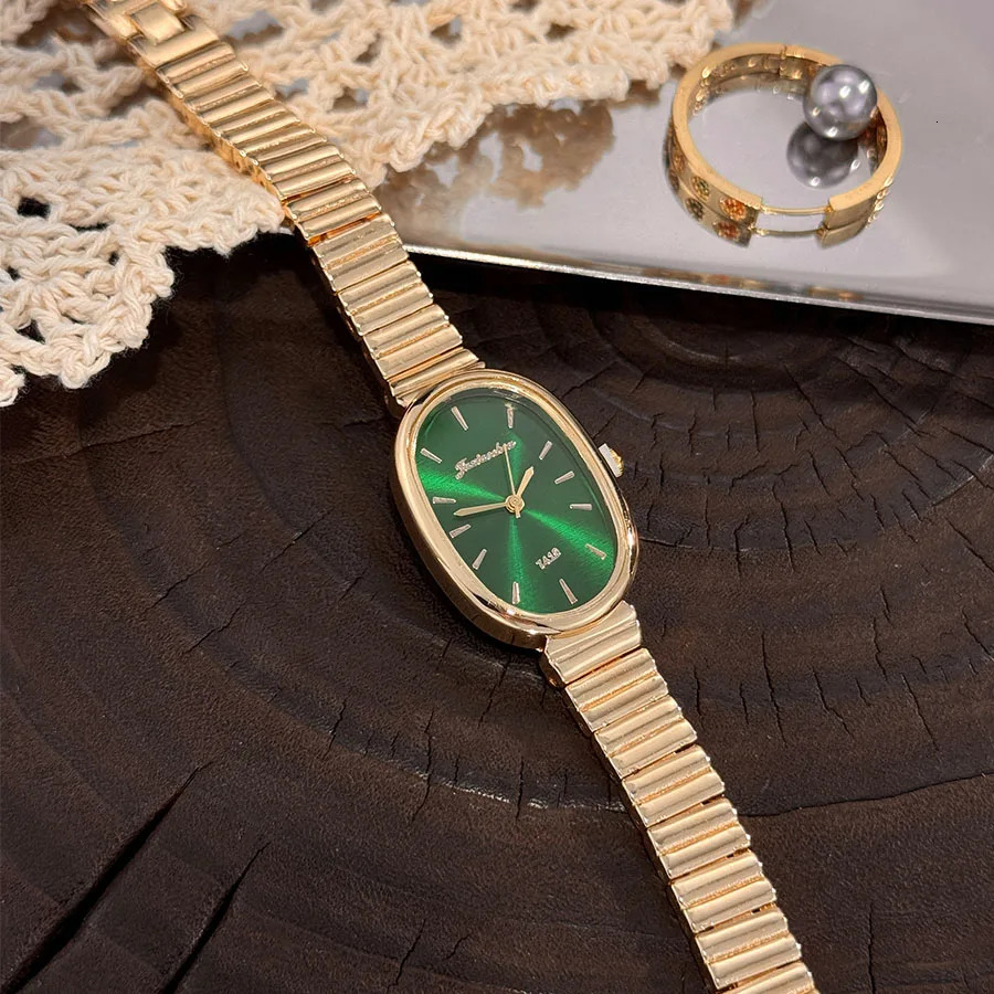 Golden Retro Fashion Ladies Oval Quartz Watch Elegant Small Gold Watch High-End Trendy Timepiece for Women 260126