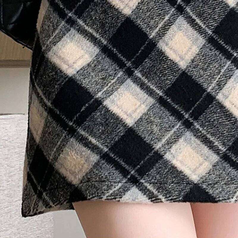 2025 Woman Skirts Woolen A-word Short Autumn And Winter Half Plaid Female Of The New High-waisted Slim-fit Wrap Hip Skirt XJ260131
