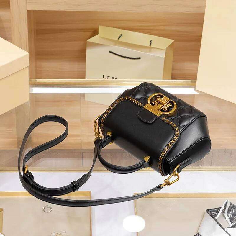 Women's Handbag 2024 New Spring/Summer Brand Genuine Leather Lingge Designer High end Crossbody Bag