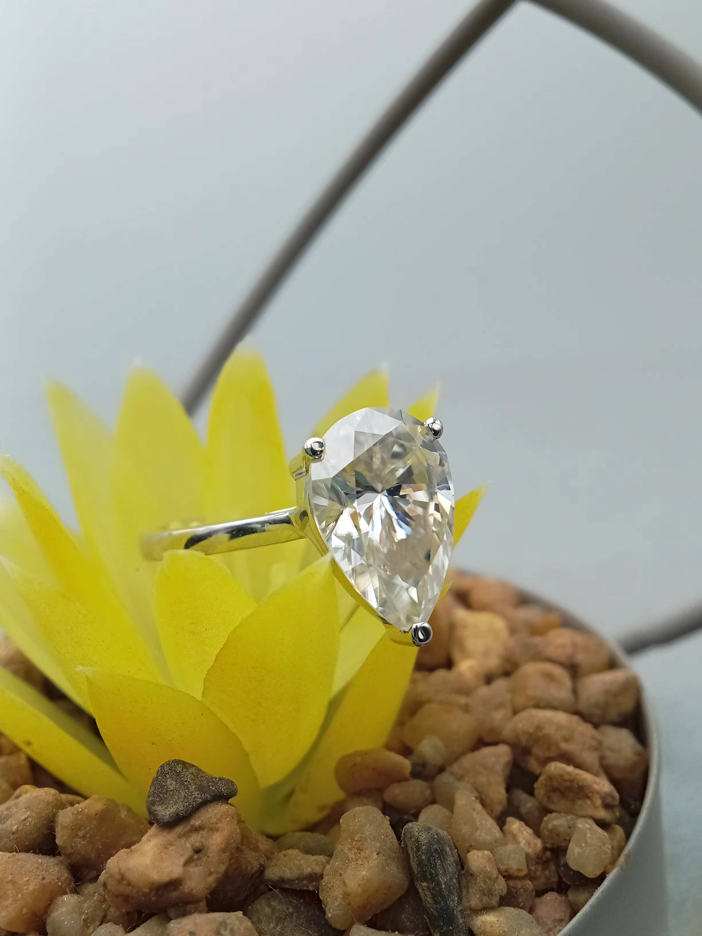 Fancy Fine Jewelry Custom 10K Gold Engagement Ring VVS Lab Grown Pear Cut White Wedding Diamond for Certificate 100
