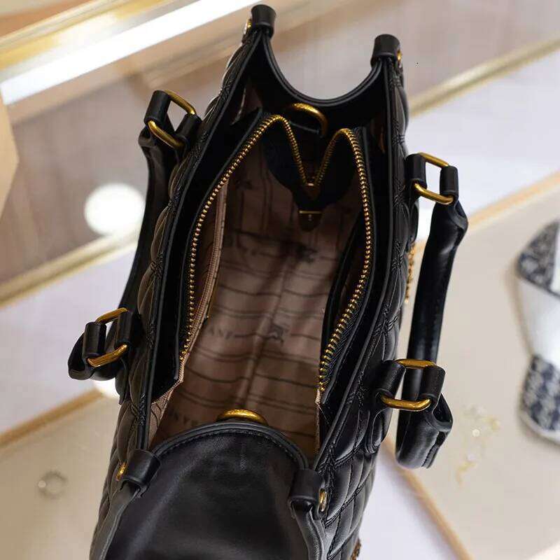 Women's genuine leather handbag, women's 2024 new summer high-end high-capacity designer crossbody bag