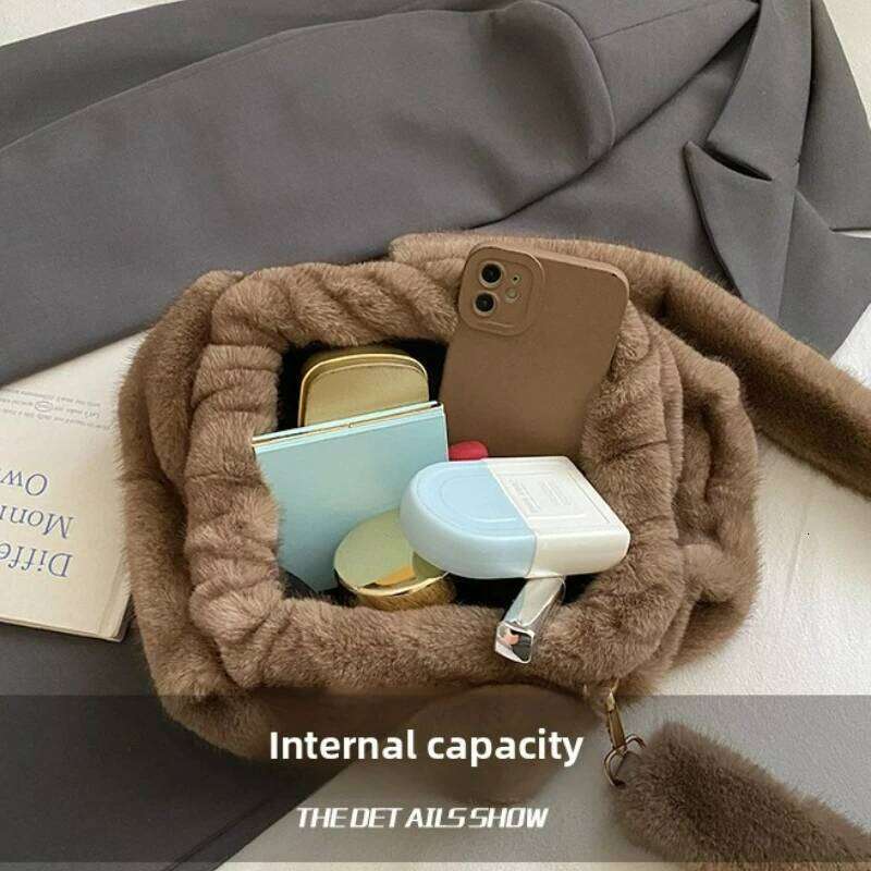 Cute and Versatile Winter Crossbody Bags Mink Fur Wrinkle Relaxed Texture Cloud Shell Women Fashion Tote Shoulder Bag XJ260131