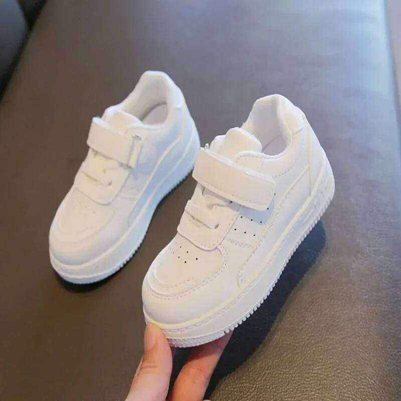 Tenis Sneakers Kids Spring/Autumn New Boys Girls Sports Casual Board Leather Soft Soled Children Small White Shoes Y260128