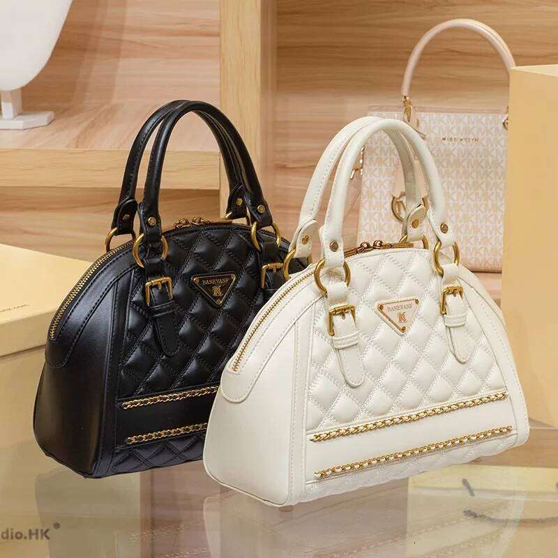 Women's 2026 new autumn and winter light luxury brand shoulder crossbody bag, high-end texture designer handbag 9006