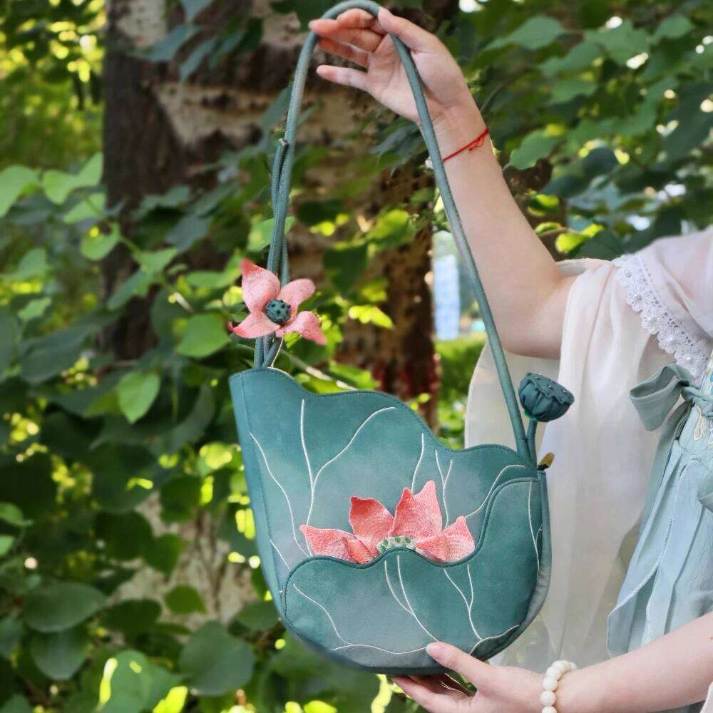 2026 New In Elegant Fashion Female Bags Chinese Style Shoulder Bag Women Exquisite Floral Embroidery Original Designer Handbag