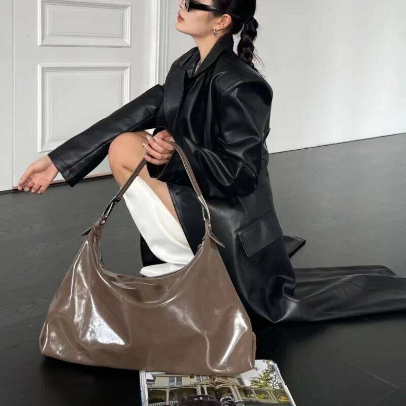 Burgundy Womens Tote Aesthetic Vintage Fashion Advanced Leather Shoulder Bag Autumn and Winter Large Capacity Handbag bolsa XJ260131