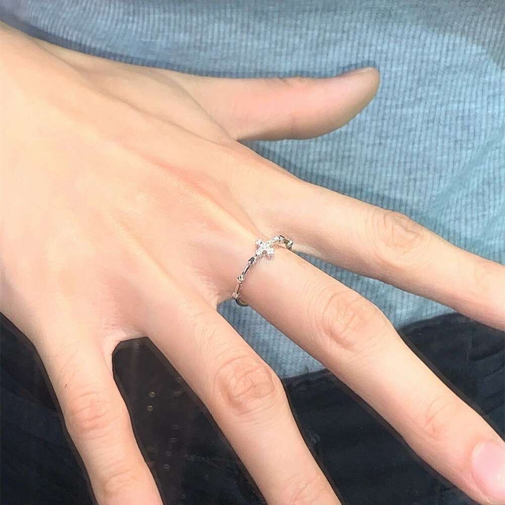 Silver Cross Ring Set with Zirconium Stones A niche and gentle accessory for ladies