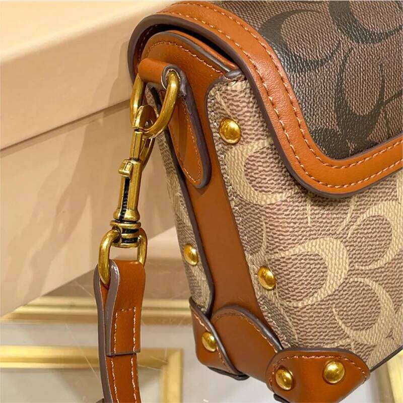 New minimalist and fashionable small handbag, contrasting color women's high-end carriage crossbody bag, portable box bag