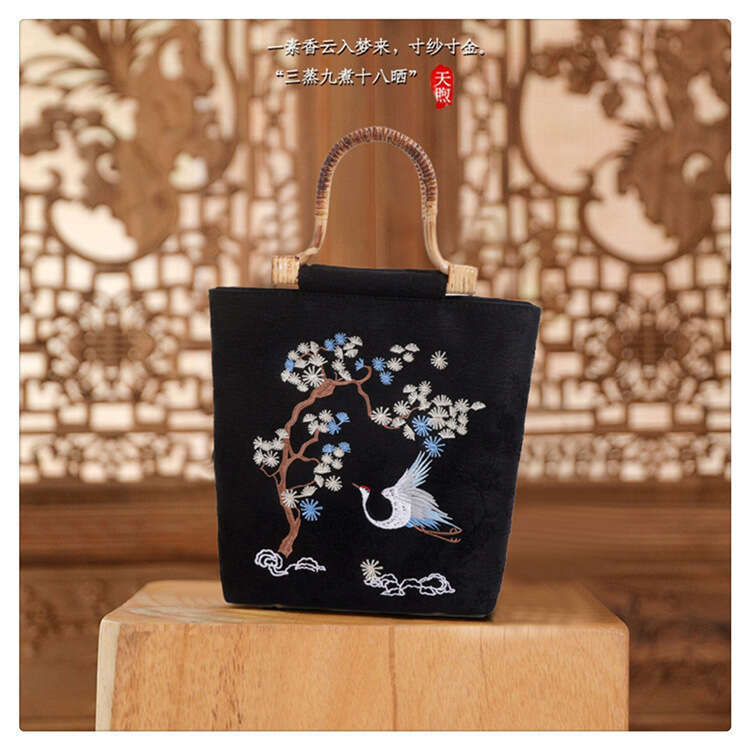 Track New Simple Elegant Handbag Exquisite Embroidery National Style Fashion Bag For Women MASA