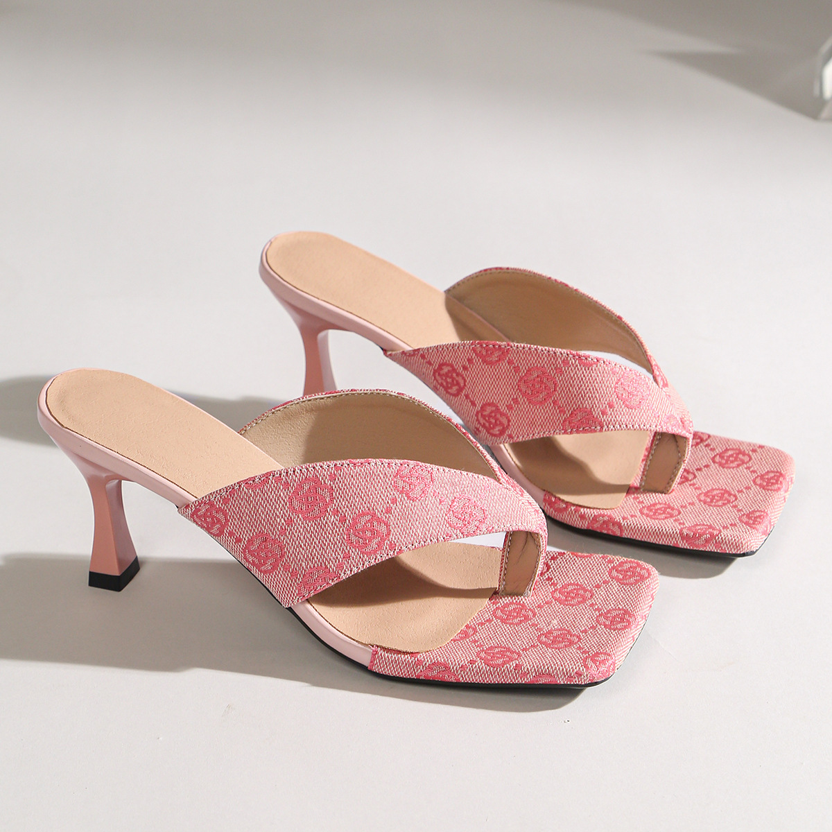 Free Shipping 2026 Summer New Printed Design Large 35-41 Women's High Heel Slippers Fashion Clip Toe Square Head Outdoor Cool Slippers Hot Sale