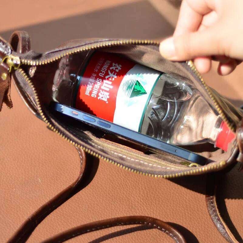 AETOO European and American retro motorcycle women's small square wide strap, single shoulder bag, high-end f XJ260131