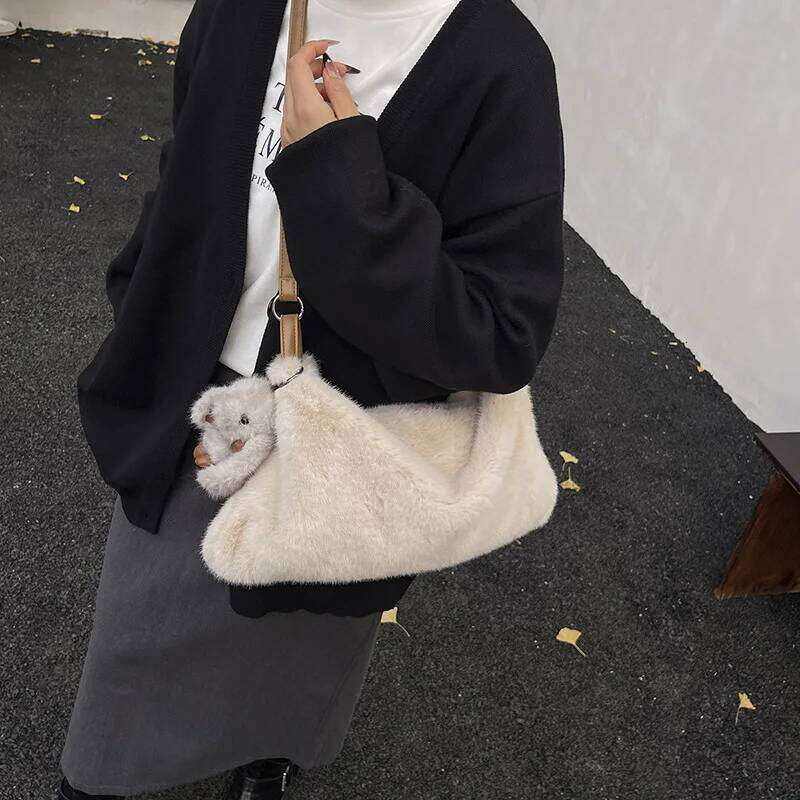 New Fluffy Versatile Commuter Crossbody Women Fashion Handiness Shoulder Ins Fur Simple and Casual Texture Hobo Bag XJ260131