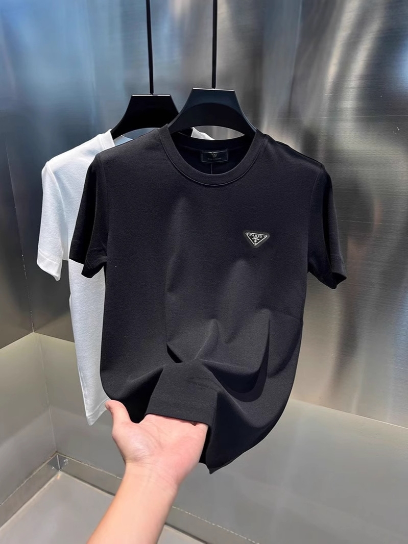 2026 new light luxury classic triangle metal short-sleeved T-shirt basic top men's clothing