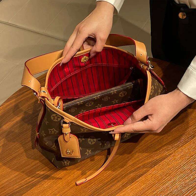 Light luxury brand 2024 new autumn and winter high-end fashion designer large capacity handbag shoulder crossbody bag