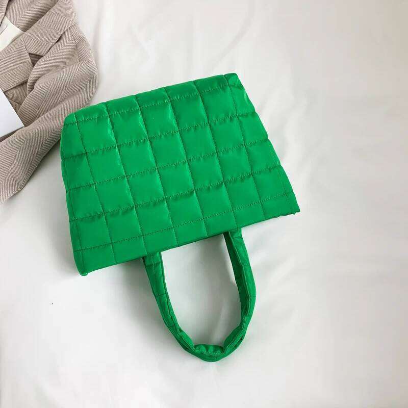 Japanese and Korean fashion diamond-patterned embroidered cotton-filled women's large capacity tote bag, suitable for commu