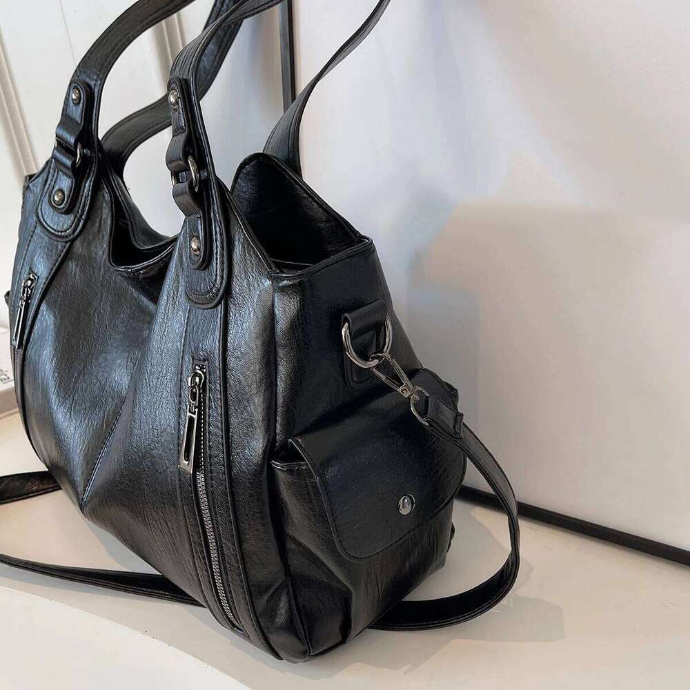 Solid color large capacity women's shoulder fashionable simple hand-held tote commuter personality messenger bag XJ260130