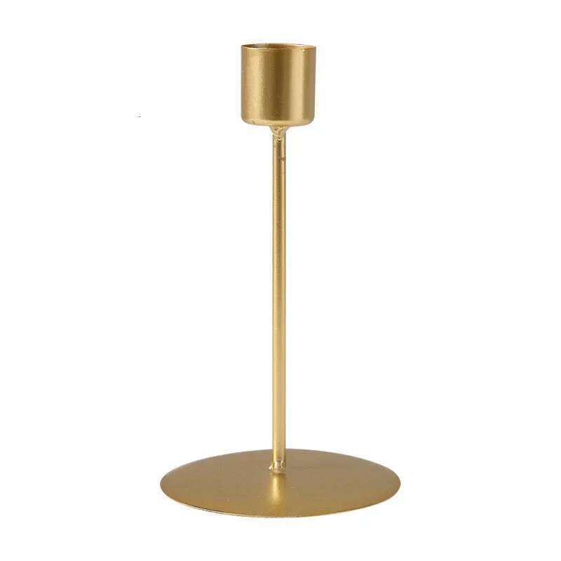 1 Piece of Simple Single Bracket Durable Iron Candle Holder Candlelight Dining Table Home Kitchen Bar Decoration Y260131
