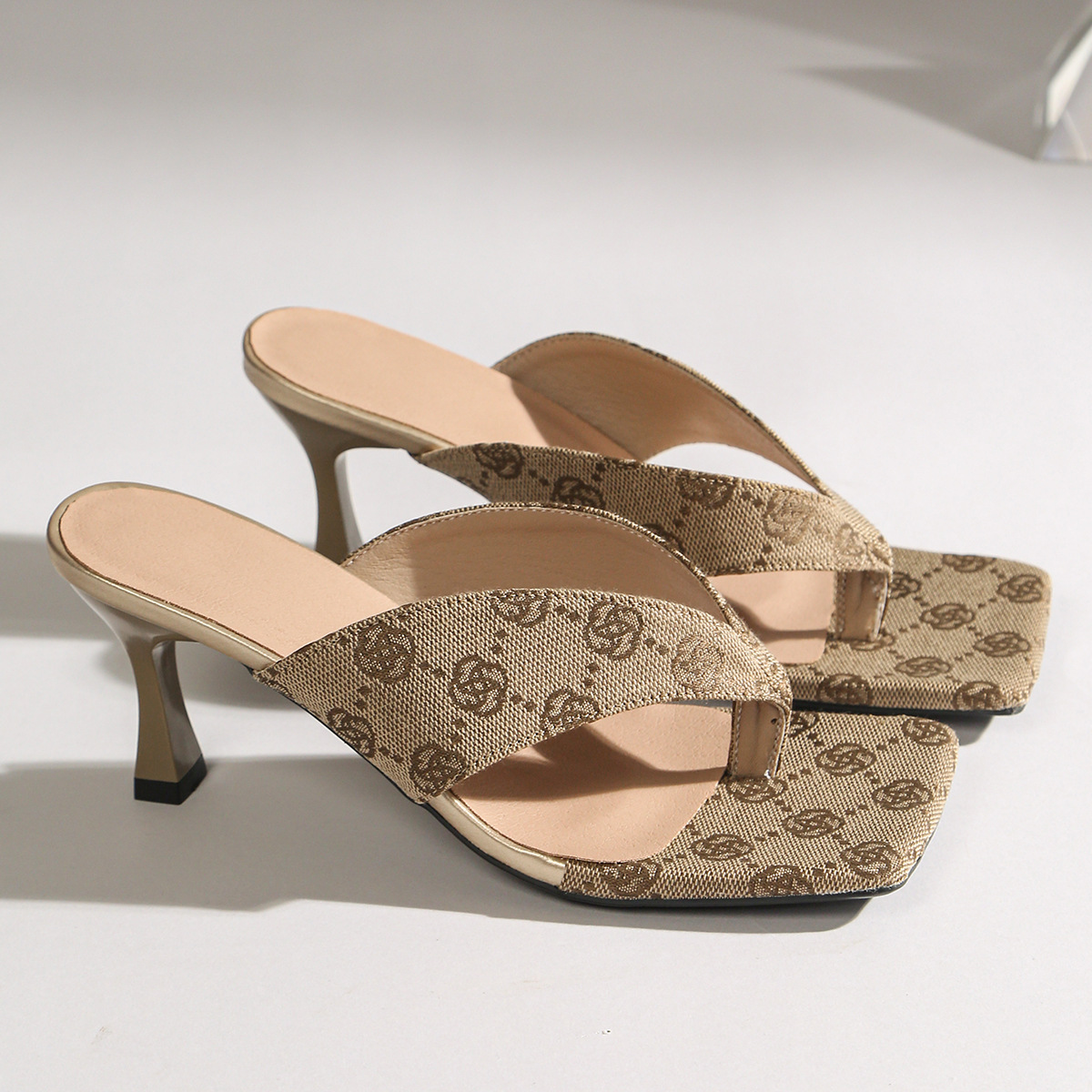 Free Shipping 2026 Summer New Printed Design Large 35-41 Women's High Heel Slippers Fashion Clip Toe Square Head Outdoor Cool Slippers Hot Sale