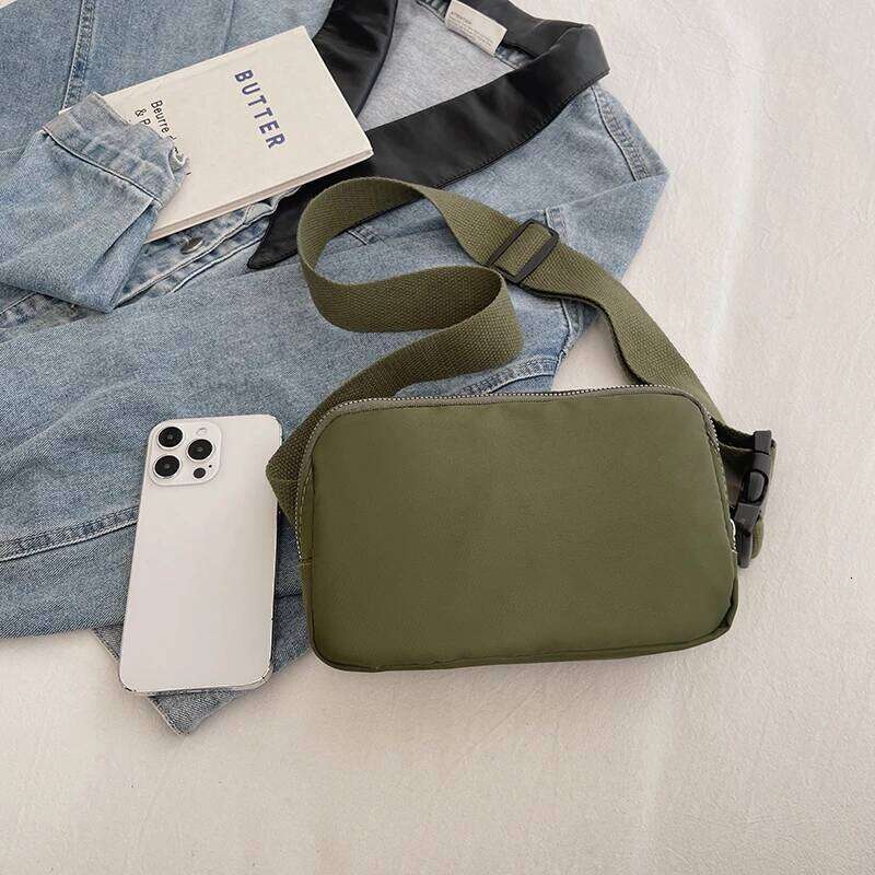 Backpack suitable both men and women, made of nylon, large capacity, sports use, with a shoulder strap for carrying