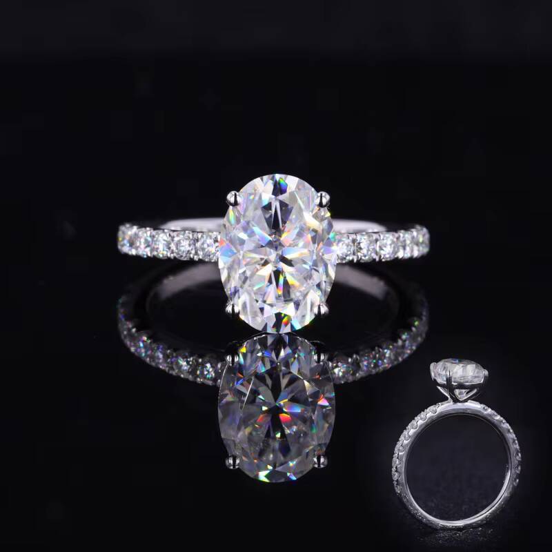 Classic and Popular Style Oval Brilliant Cut 9x7mm Moissanite Diamond and Lab Grown Diamond Engagement Ring