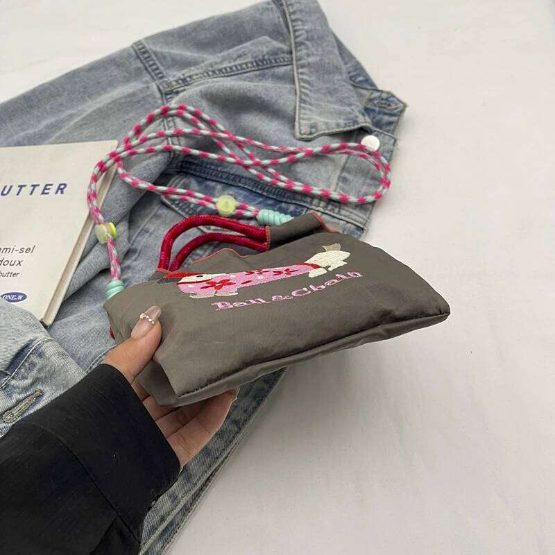 Cartoon embroidered handbag - casual and fashionable, single shoulder bag, lightweight, suitable for commuting, crossbody bag