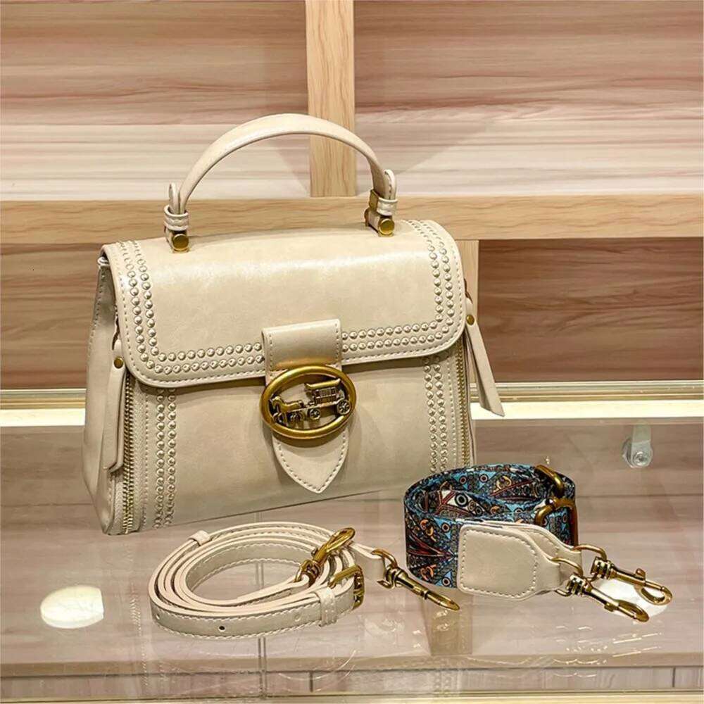 Women's handbag 2025 new autumn and winter high-end retro wide strap fashionable single shoulder crossbody small square