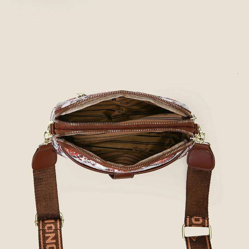 Personalized stylish casual small cross-border new model, versatile and simple cross-body bag, woven pattern, black color