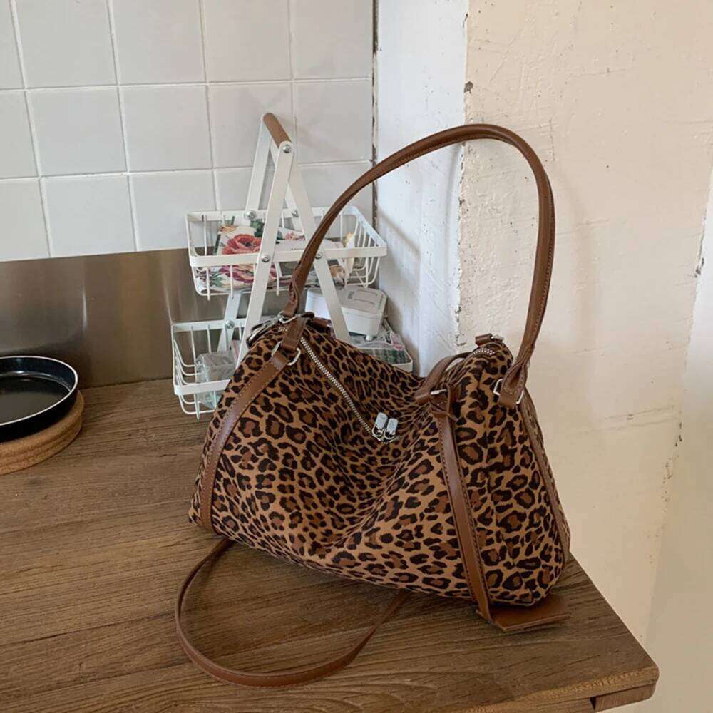 Vintage Matte Leather Crossbody Large Capacity Shoulder Tote Simple Women Pack Fashion Style Bag For Commute Daily Use XJ260131