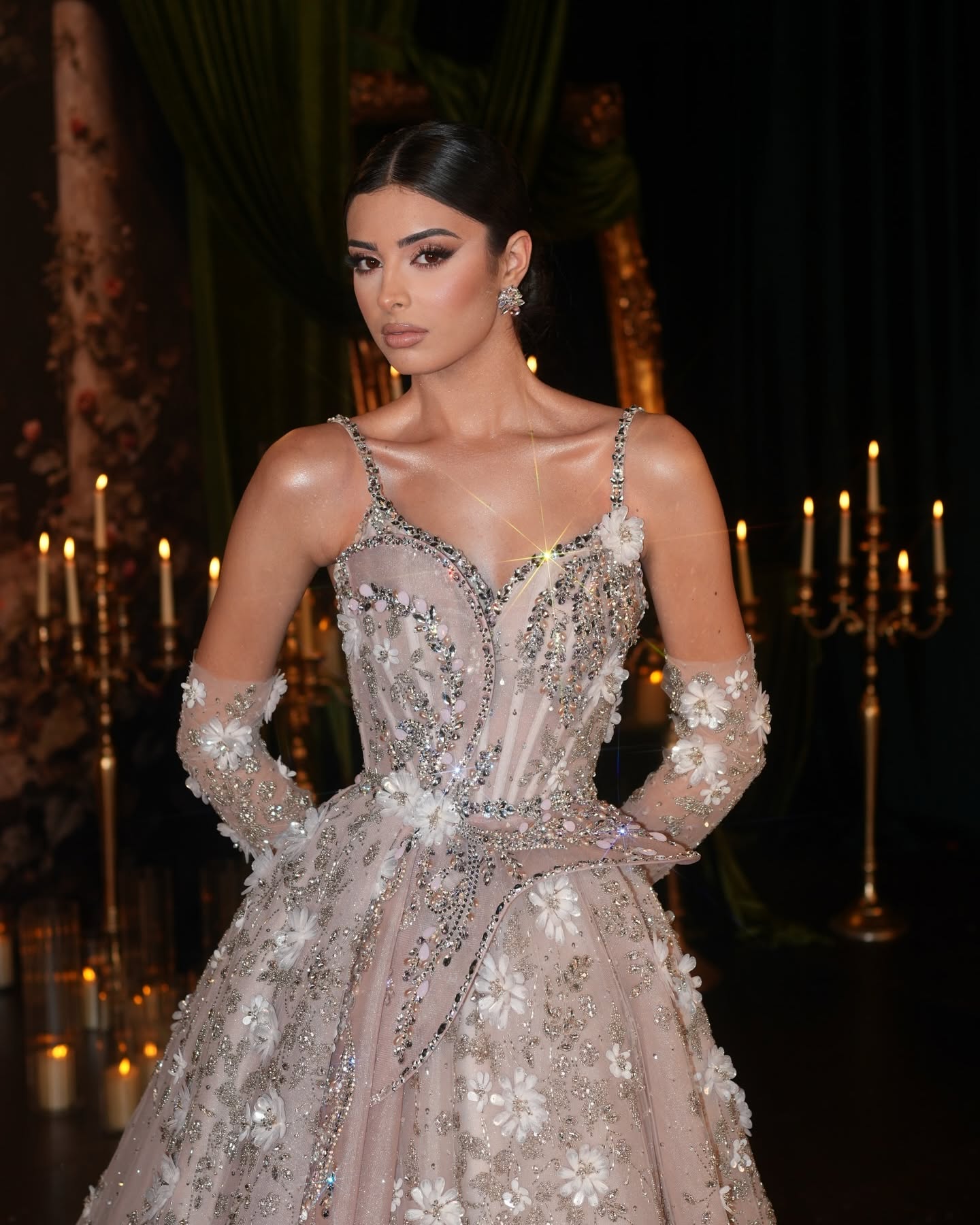 Modern Crystal Evening Dresses Spaghetti Straps Prom Dress Sequins 3D Flowers A Line Backless Princess arty Gowns Vestidos De Noche Plus Size