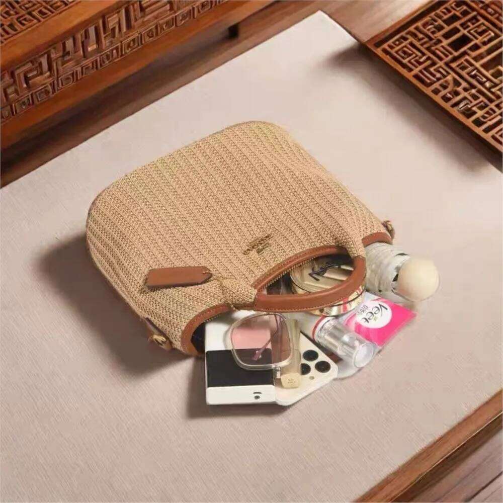 2025 Summer New Bucket Fashionable Retro Women's Versatile Large Capacity Straw Woven Bag Single Shoulder Cross