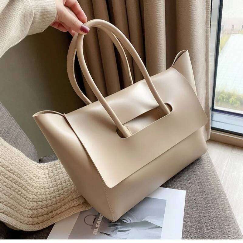 Women's Large Capacity Commuter Retro Shoulder Versatile Minimalist Solid Colour Laptop Bag