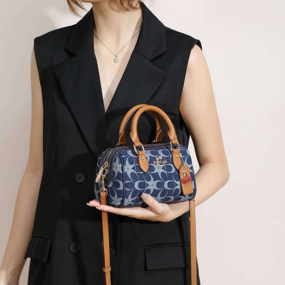 Brand Denim Handheld Pillow Women's 2025 New Style High end Designer Fashion Versatile Shoulder Crossbody Bag