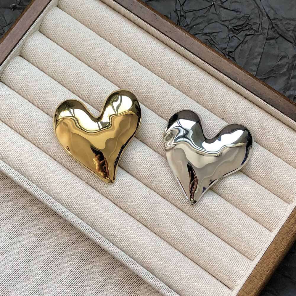 Simple Versatile Metal Shiny Heart for Men and Women, Light Luxury High-end Feel, Suit Jacket Anti-Exposure Brooch