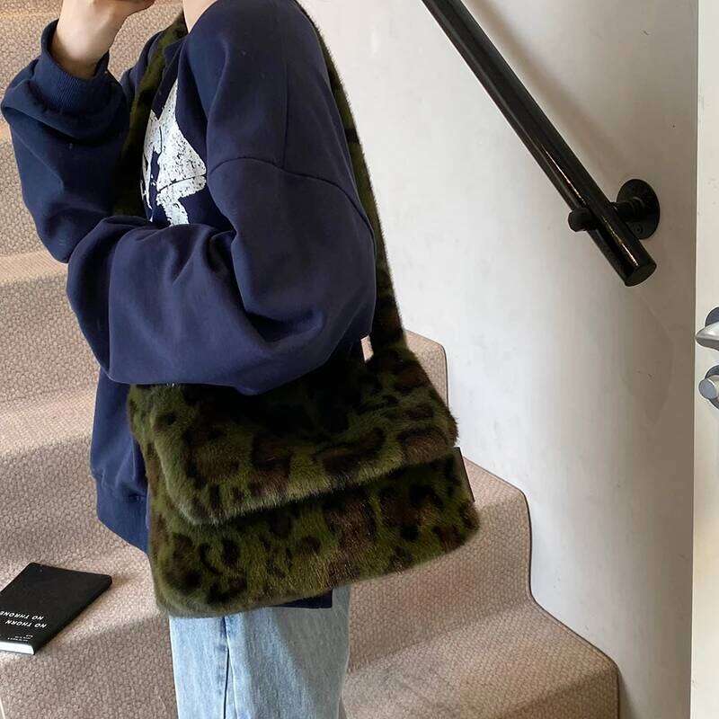 Faux Mink Hair Women Crossbody Leopard Print Flap Tote Bag Large Capacity Soft Velvet Female Messenger Pack Underarm Bags XJ260131
