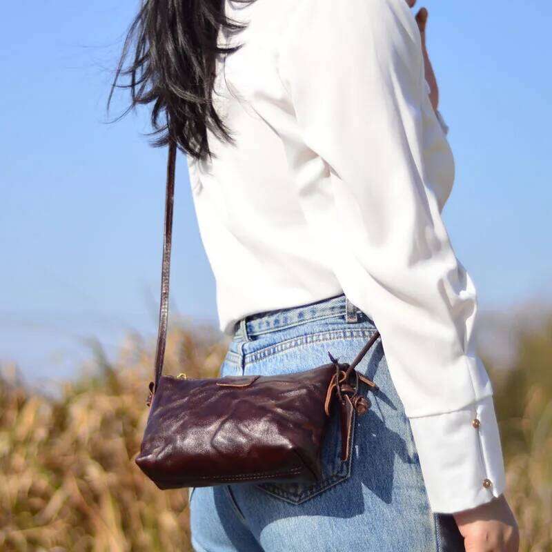 AETOO European and American retro motorcycle women's small square wide strap, single shoulder bag, high-end f XJ260131